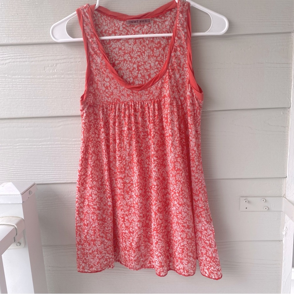 VELVET BY GRAHAM & SPENCER Coral and White Scoop Neck Sleeveless Tank Top - Picture 1 of 11